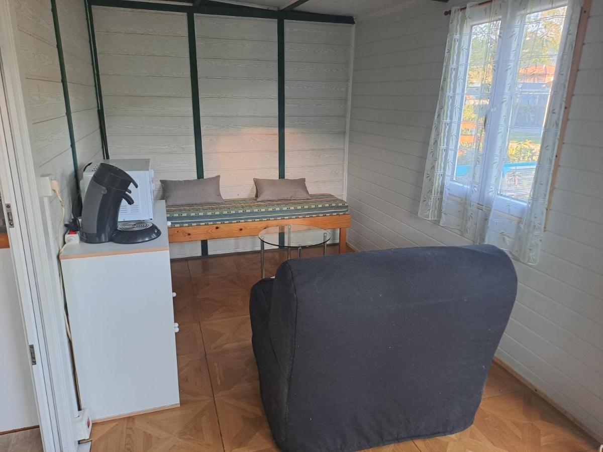 Chalet Pour 5 Personnes Equipe Sur Emplacement Privatif Dans Camping 4 Etoiles Appartenant Et Gere Par Un Particulier Foix Exterior foto