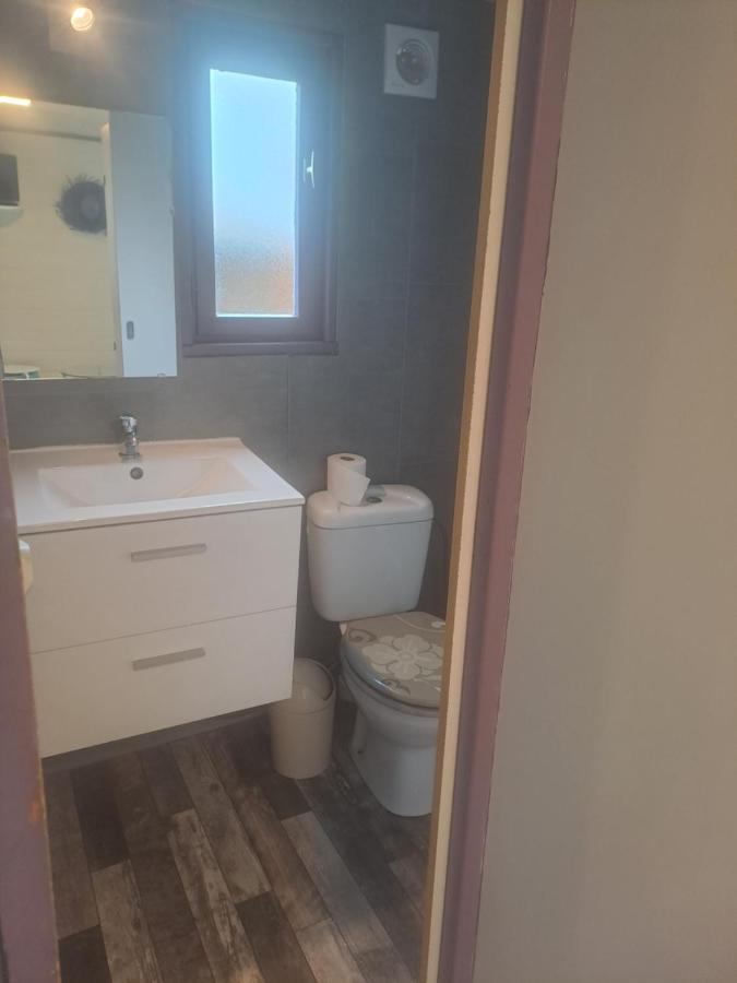 Chalet Pour 5 Personnes Equipe Sur Emplacement Privatif Dans Camping 4 Etoiles Appartenant Et Gere Par Un Particulier Foix Exterior foto