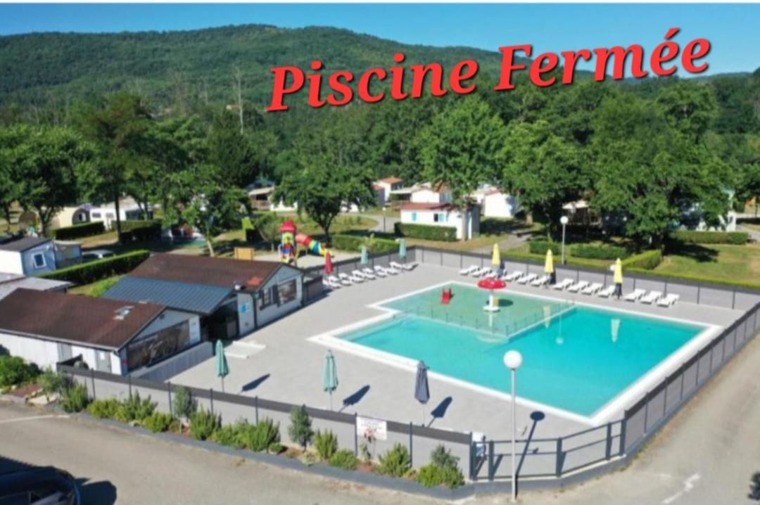 Chalet Pour 5 Personnes Equipe Sur Emplacement Privatif Dans Camping 4 Etoiles Appartenant Et Gere Par Un Particulier Foix Exterior foto